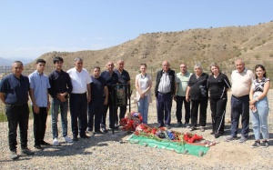 Araz axar lil ilə...