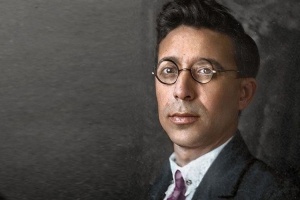 &ldquo;Lеyli və Məcnun&rdquo; kimi dahiyanə əsərində &ouml;z qoca rəqiblərini gеri buraxmışdır...&rdquo; &ndash; CƏFƏR CABBARLI