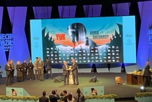 “Necip Fazıl” mükafatı Elçinə təqdim olunub