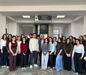 K&ouml;n&uuml;ll&uuml;lər radio və televiziya aparıcısı Rauf Şirinovla g&ouml;r&uuml;şd&uuml;lər