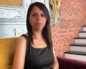 İnsan g&ouml;rd&uuml;y&uuml;nə inanır, yoxsa hiss etdiyinə?