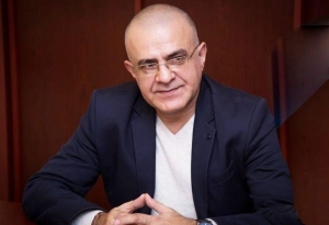 BİR ŞAİR BİR ŞEİRdə Elçin Mirzəbəylidən “Çıxım gedim, vaxtdı daha”