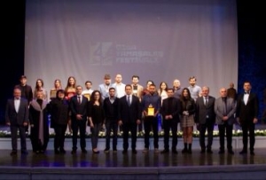 Zəfər gününə həsr edilmiş “4.4 Qısa Tamaşalar Festivalı” “Qonşu” tamaşasının qalibiyyəyi ilə başa çatıb