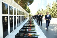 Mədəniyyət Nazirliyinin əməkdaşları şəhidlərimizin xatirəsini yad ediblər