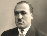 Kommunizm ideyalarına aldansa belə...