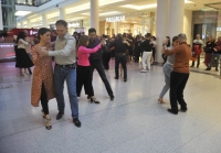 “Gənclik Mall”da bu nə rəqs idi belə?