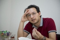 BİRİ İKİSİNDƏ Qismət Rüstəmovun ədəbi tənqidi ilə
