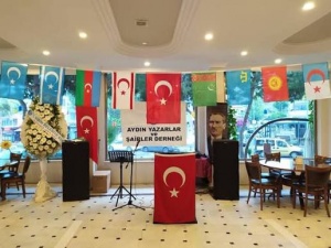 &ldquo;Sevgililer g&uuml;n&uuml; şiir ve m&uuml;zik etkinliği