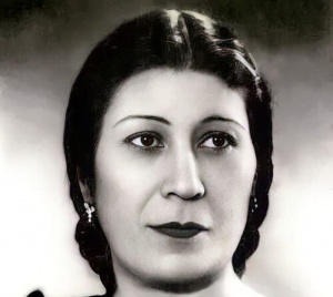 13 yaşında səhnədə debüt etdi...