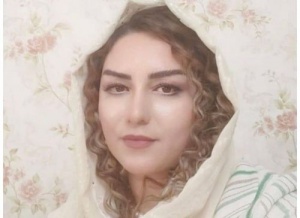 Güney Azərbaycan Poeziyası Antologiyasınd Həkimə Babakişizadənin “İllik anlar” şeiri