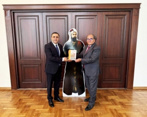 Nizami Gəncəvinin “Xəmsə”si türk dilində nəşr olunacaq