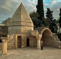 Seyid Yəhya Bakuvi türbəsi