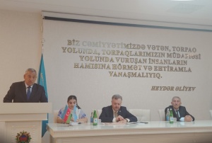 "M&uuml;barizlər" kitabı təqdim edildi