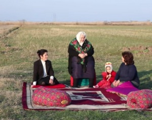 Bayatı eldən gəlir, növhə dildən