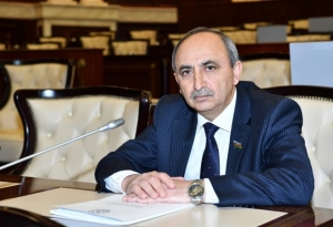 Əziz Ələkbərli: “Qarşımızda Ermənistan kimi hər cür yalana, üsula əl atan düşmən dayanır”