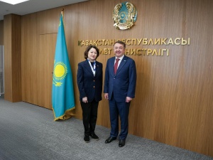 Türk Mədəniyyəti və İrsi Fondunun Prezidenti Qazaxıstan Respublikasının Ədliyyə Naziri ilə bir araya gəlib