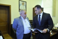 Nazirin birinci müavini Elnur Əliyev Xalq artisti Azərpaşa Nemətovla görüşüb