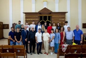 Bakı sinaqoqunda İsrailə yay düşərgəsinə yollanan azərbaycanlı uşaqlarla görüş keçirilib