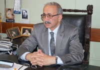 O, həqiqətən tay-tuşlarının arasında bir ağsaqqal idi