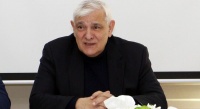 MÜTALİƏ MƏDƏNİYYƏTİ ÜÇÜN SEÇMƏLƏR – Kamal Abdulla, “Platon, deyəsən, xəstələnib...”