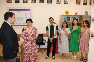 Azərbaycan nümayəndə heyəti Əlişir Nəvai adına Daşkənd Dövlət Özbək Dili və Ədəbiyyatı Universitetində Məhəmməd Füzuli adına Azərbaycan Mədəniyyət Mərkəzi ilə tanış olub