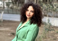 “Sandıqda gül qoxlamısan…” - Fərqanə Səfərlinin şeirləri