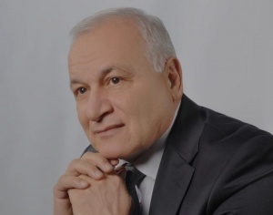 Dəyərli ziyalımıza ehtiramla