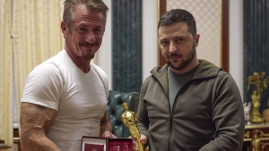 Günün fotosu: Zelenski Oskar qazanıb