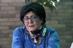 “Hələ onda bu dünyanın şərindən, yalanından xəbərimiz yox idi…” - Kəmalə Abıyevanın şeirləri