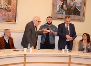 Azərbaycan Yazıçılar Birliyində “Barıt qoxulu sətirlər...” və “Ünvansız məktub” adlı kitabların təqdimatı keçirilib