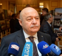 “Son illər Bakıda ucaldılan heykəllərin çoxu mənim də xoşuma gəlmir”