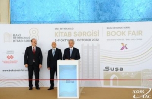 BƏS ÖTƏN İL? - Eyni sərgi iki fərqli nazirlə iki fərqli biçimdə