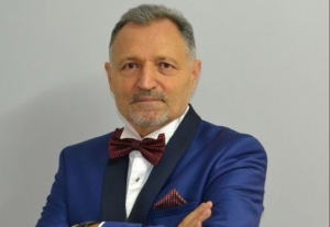 “Yolu yaxşı tanımaq üçün onu bir dəfə azmaq lazımdır” - Hümbət Həsənoğludan 10 aforizm