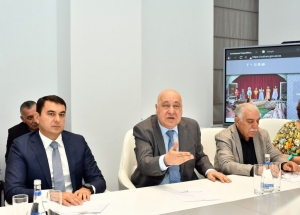 Mədəniyyət naziri forum məruzəçiləri ilə görüşüb