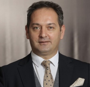 Nağara&ccedil;ı, kunq-fu &ccedil;empionu, sonra da aktyor