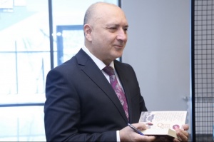 İnsan, sən &ouml;z&uuml;n&uuml; kifayət qədər tanıyırsanmı?