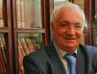 Unudulmaz sevgi şeirlərindən – Vahid Əziz, “Yaman gecikdin...”