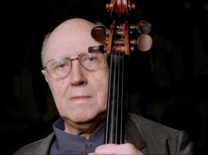 He&ccedil; vaxt susmayacaq violen&ccedil;el - d&uuml;nyaş&ouml;hrətli Mstislav Rostropovi&ccedil;in doğum g&uuml;n&uuml;nə