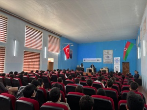 Ağdam Dövlət Sosial-İqtisadi Kollecində yazıçı Varislə görüş keçirilib