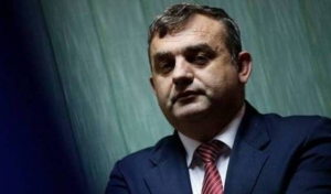 300-dən çox şeiri yandırılmış kosovolu şair Lulzim Tafanın şeirləri