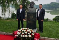 Nizaminin abidəsi, Kommunist Partiyası muzeyi və fotoqraf Luo Hong