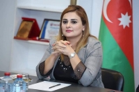 “Qəribsəyən gecənin tənha bir əsiriyəm...” - Aysel Səfərli