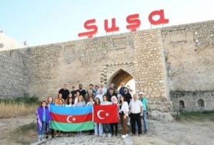 “Şuşa yaradıcılıq emalatxanası”nın iştirakçıları Şuşa şəhəri ilə yaxından tanış olublar