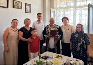 Aktotı Raimkulova şəhid ailəsini ziyarət edib