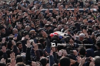 Günün fotosu: Hacı Şahinin dəfnində böyük izdiham yaşandı