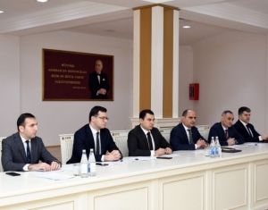 Mədəniyyət naziri Salyanda vətəndaşların müraciətlərini dinləyib