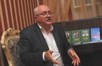 “XARIBÜLBÜL” – Eldar Əhədovun poeması