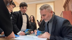 &ldquo;9-cu mərtəbə&rdquo; adlı kitabın  təqdimatı ke&ccedil;irilib