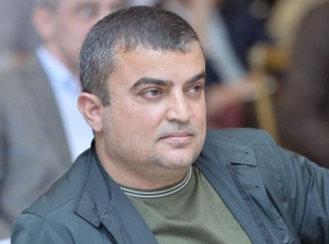 BİRİ İKİSİNDƏdə Aydın Arslanın şeirləri