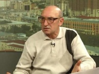 “Sən Allah, üzünü qibləyə çevir...&quot; - Rəşid Faxralının ŞEİRİ